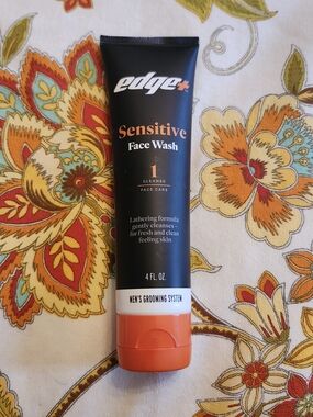 Edge Sensitive Face Wash - Black & Orange Tube